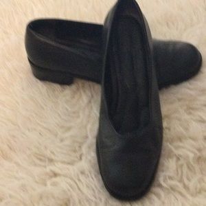 Rockport black Brazilian leather flat 9M